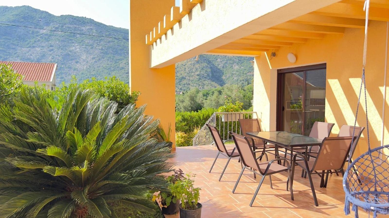 Villa Risan Apartments Екстер'єр фото