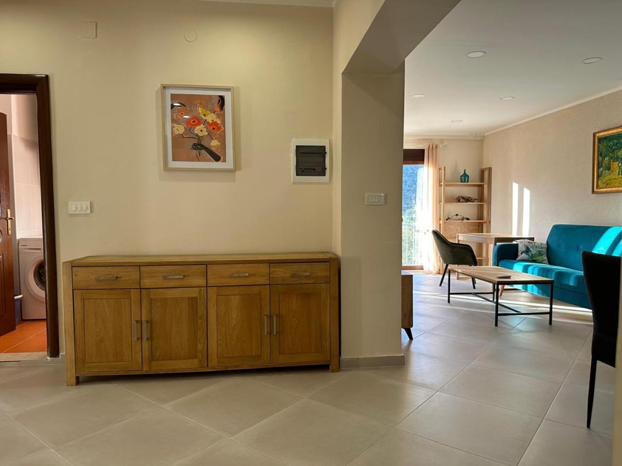 Villa Risan Apartments Екстер'єр фото