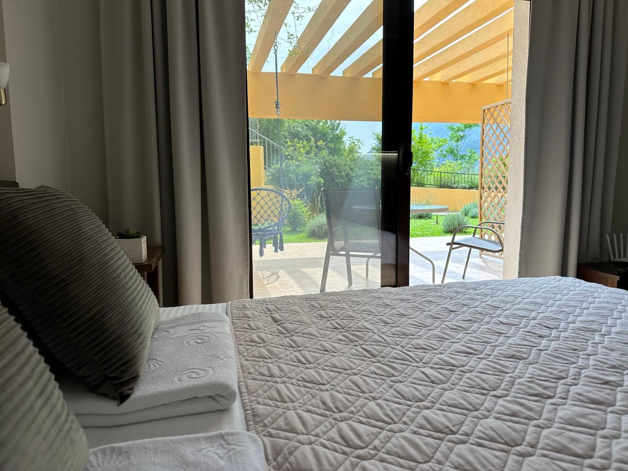 Villa Risan Apartments Екстер'єр фото